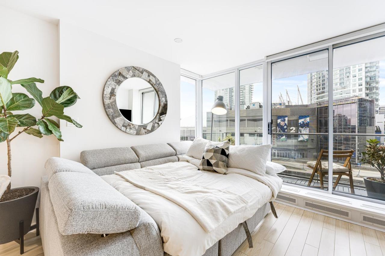 Heart Of Downtown 1 Bd Entire Condo - Pool, Gym, Parking, Office, Ac Βανκούβερ Εξωτερικό φωτογραφία